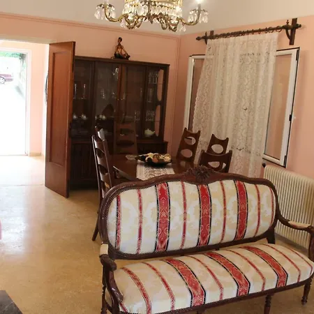 Casa de Férias Antwnia Kaligata